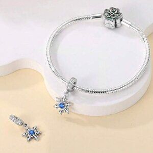 1 Pc 925 Sterling Silver Snowflake With Blue Cubic Zirconia, Charm